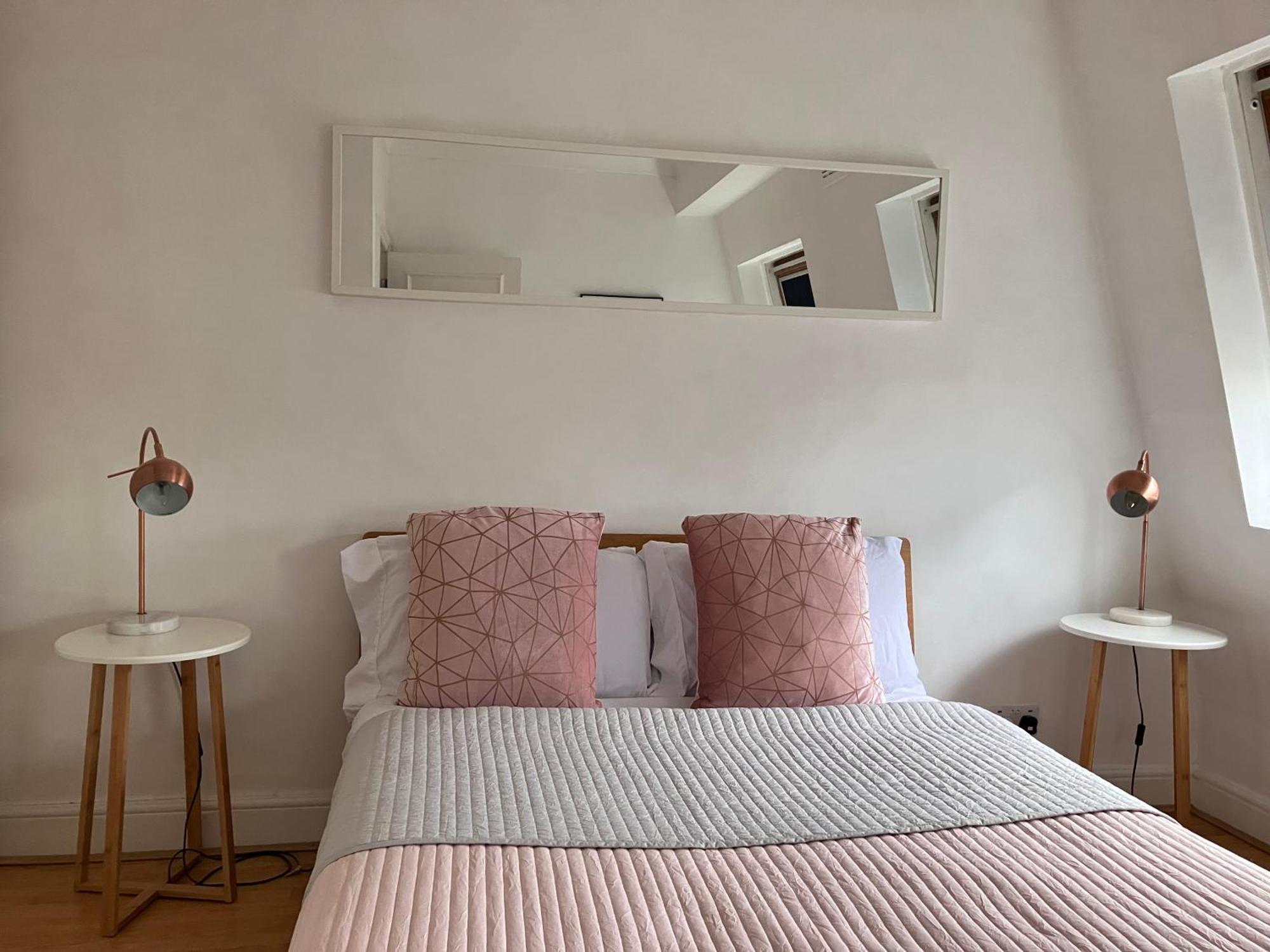 Apartment Spacious West - Great Location London